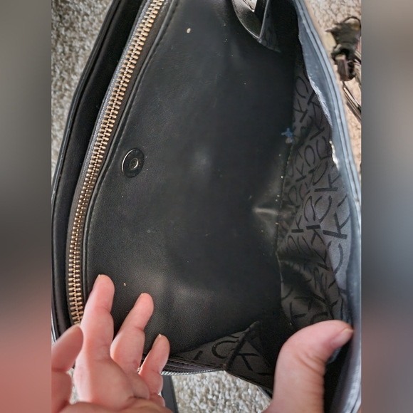 Calvin Klein purse - Picture 5 of 11